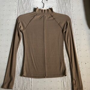 ✨EUC JOAH BROWN RIBBED TOP XS/S